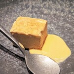 銀座 鉄板焼き ステーキ K-sio - デザート：黒糖とナッツメグのパルフェと白胡麻のソース