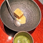 銀座 鉄板焼き ステーキ K-sio - デザート：黒糖とナッツメグのパルフェと白胡麻のソース