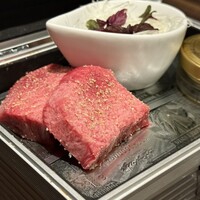 VinIX - 自家熟成厚切りタンとレモンコンフィ