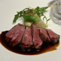 VinIX - 自家熟成黒毛和牛塊肉 80g ソース マデイラ
                    富良野和牛イチボ