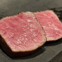 VinIX - 自家熟成黒毛和牛塊肉 80g ソース マデイラ
                    富良野和牛イチボ
