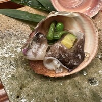 壱 - 明石鳥貝　ズッキーニ　スナップエンドウ　インゲン　お出汁のジュレ