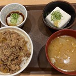 すき家 - 鬼おろしポン酢牛丼（特盛）冷奴と豚汁のセット