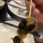 浜焼酒場 トロハチ - サザエ、小さいけどウマい