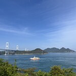海の見えるカフェ - 空も海も吸い込まれてしまうような、青だった