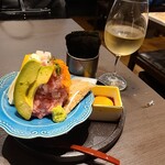 牛タンとマグロとクリスピー餃子 ひまわり［海］ - 