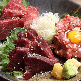 メニューにない希少部位もご用意！熊本県産の「馬刺し」も堪能！