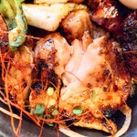 こっこのすけ - 鶏もも焼き
            炭火焼きの香ばしさと弾力ある食感