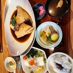 和の食彩 吉楽庵 - 吉楽庵1種　￥2,000-　　鰤かま煮付け