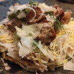 Real Mad SPICE - カリカリ豚、春豆、くるみ（黒板表記）