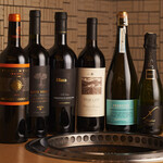 焼肉 泰山 - 数種類のワインを揃えております。