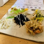 おおむろ軽食堂 - 伊豆自のり麦とろ丼1705円に付く前菜七種盛り