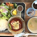 CAFE 二葉 - ビーフハンバーグランチ 1,450円 トマト風味強めデミ