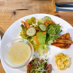 ASUNI - 前菜の盛り合わせ　★林檎のドレッシングのサラダ★牛蒡のアラビアータ★薩摩芋のマヨ和え★鰹のカルパッチョ★冷たい野菜のスープ