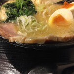 横浜家系ラーメン 松浦家 - 味玉ラーメン1030円チャーシュー厚み(2025.5.2)