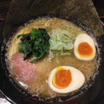 横浜家系ラーメン 松浦家 - 味玉ラーメン1030円(2025.5.2)