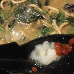 横浜家系ラーメン 松浦家 - 味玉ラーメン1030円ニンニクと豆板醤いれちゃう(2025.5.2)