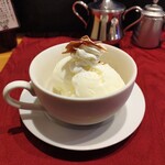 299625419 - 『ミニパフェ（ジャージー牛乳）（690円税込）』