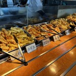 武蔵野うどん 竹國 - 7種類の天ぷら食べ放題です