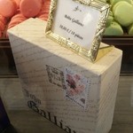 Laduree - Boite Galliano 38€ をお土産で購入〜♪