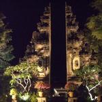 Raja's Balinese Restaurant - 夜はライトアップ