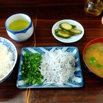 みっちゃん食堂 - 日替り定食(時価)   釜揚げしらす800円