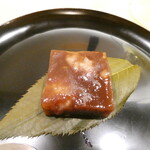 澤田 - 「夜桜」水羊羹の中に道明寺