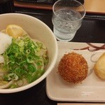 Tamoya - しょうゆうどん(大)とコロッケ・半熟卵天