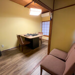 神楽坂 囲炉裏焼肉 祇園 - 2階、告白部屋でお見合いすると成就する（らしい）ベビーカーも持ち込めます