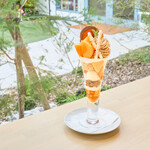 ホシ フルーツ - 柿とマロンのパフェ【秋限定】