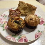 日々 - 蓮根キーマカレー
      照焼きチキンとチーズジェノベーゼ　カスタード苺　豆腐のシフォンケーキ　どれも美味しい(*^ω^*)