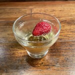 ドノスティア - カヴァ 苺入り