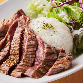 サラダ・スープ付／ライス大盛無料◆お腹も心も満たすランチを…