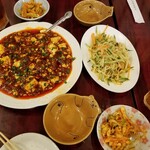 中国家庭料理 楊 - 途中・全体図。