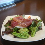 ダイニングバー&たこやき BNO - 生ハムサラダ