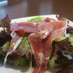 ダイニングバー&たこやき BNO - 生ハムサラダアップ