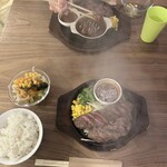 ステーキ＆ハンバーグ ムームー - 料理写真:ムームーコンビ1980円、柔らかハラミステーキ180g 1590円