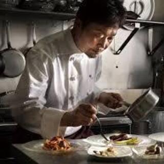 経験豊富なシェフが温かな雰囲気でお迎え