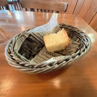 リストランテ エスト - 自家製パン