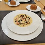 299662153 - 真鯛のマリにエール
                        十七穀米の自家製ソイミルクパン