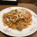 アミコーネ チィロ - 豚肉と玉ねぎのトマトソース