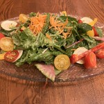 ヴォメロ - 有機ベビーリーフと季節野菜のサラダ