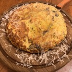 ヴォメロ - 黒トリュフとマッシュルームのイタリア風オムレツ