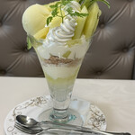 銀座千疋屋 - この期間限定のメロンパフェ　とても美味しい