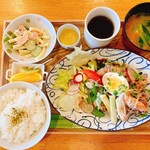 エム・ドゥエル - 日替わりランチは冷しゃぶ