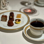 アピシウス - ミニャルディーズとコーヒー