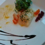 北海道産ホタテ貝と甘エビのサラダ仕立て