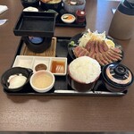 福島信夫山迎賓館 和食くろ沢 - ご飯の大盛りは本当に山盛り