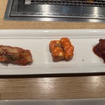 299681545 - 梅干し、クリームチーズ、白菜のキムチ3種