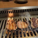 焼肉うしごろ - 究極の黒タン